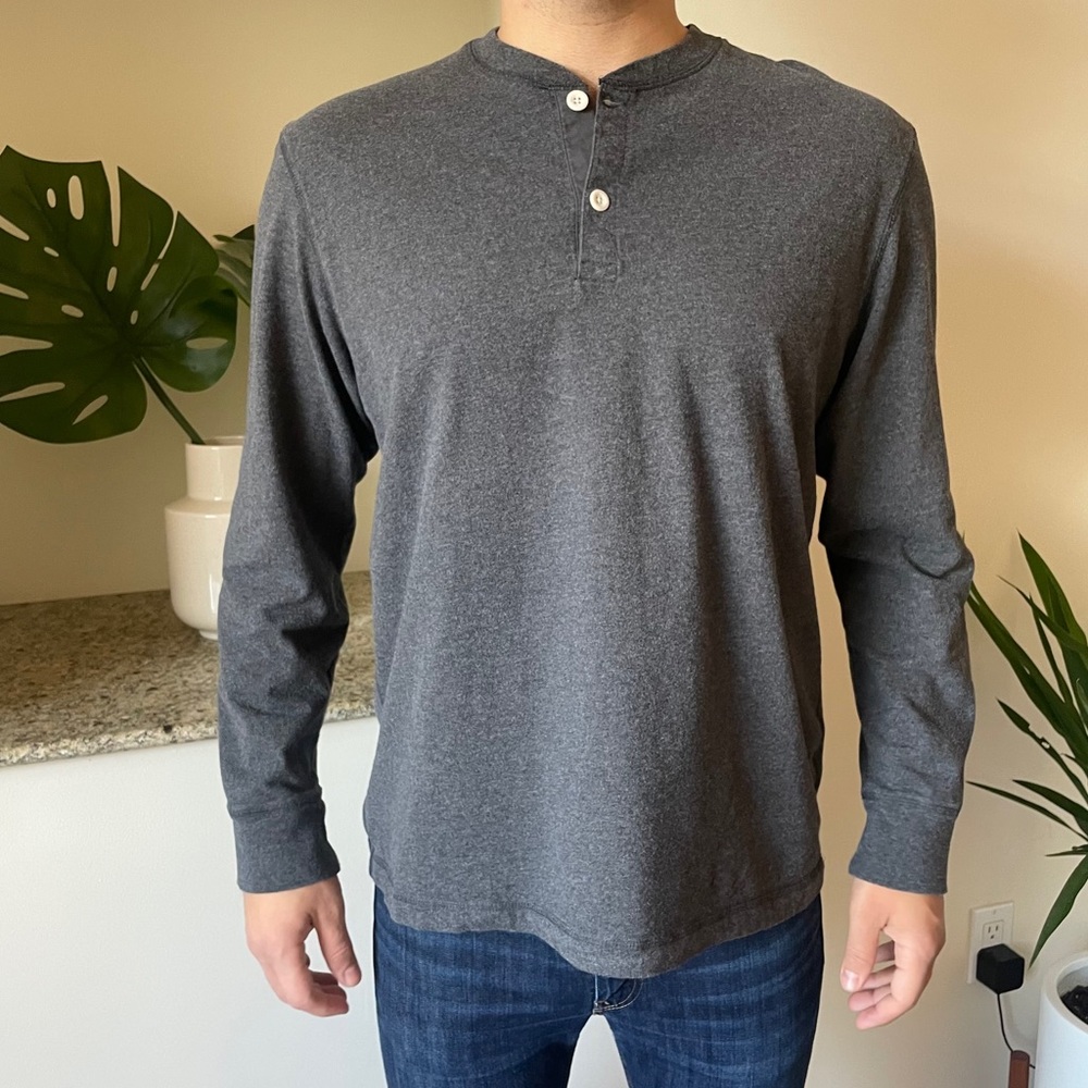 Gap long sleeved T-shirt in gray